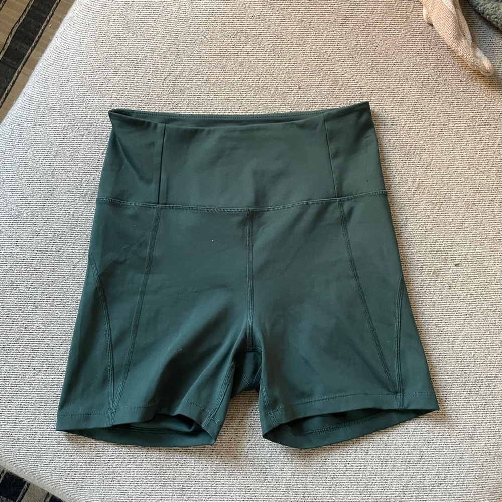 Girlfriend high rise run short